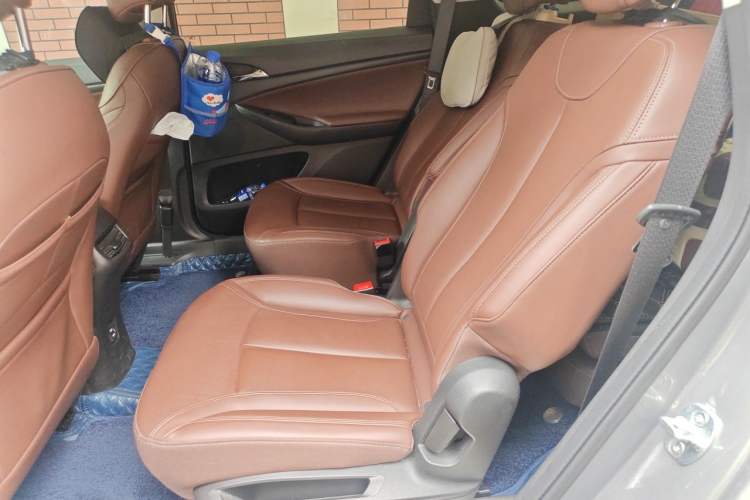 Used Buick GL6 2018 18T 6-Seater Luxury Model Interior 4