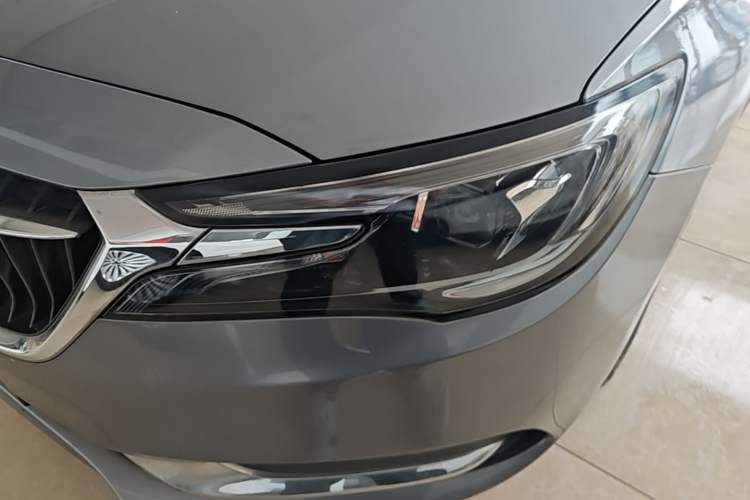 Used Buick GL6 2018 18T 6-Seater Prestige Model Left Front Headlight