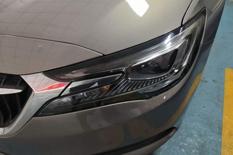 Used Buick GL6 2018 18T 6-Seater Luxury Model Left Front Headlight