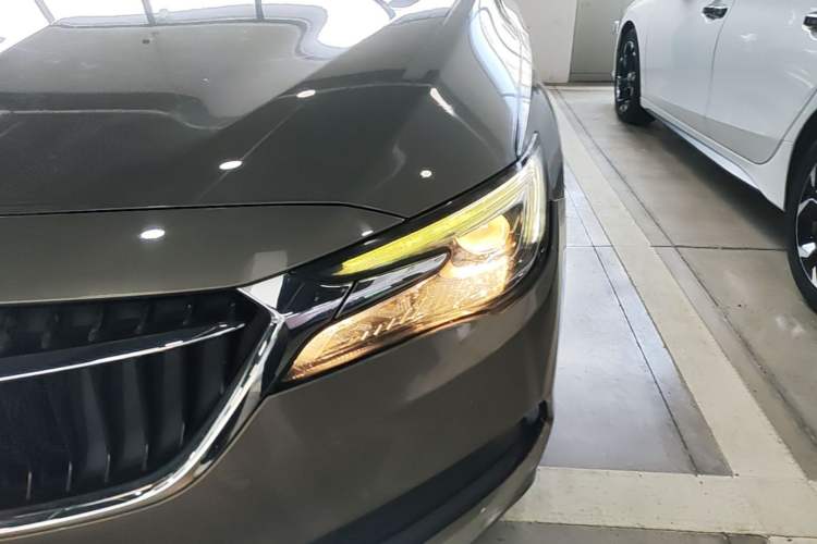 Used Buick GL6 2018 18T 6-Seater Luxury Model Left Front Headlight