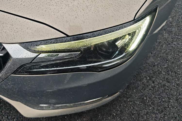 Used Buick GL6 2018 18T 6-Seater Prestige Model Left Front Headlight