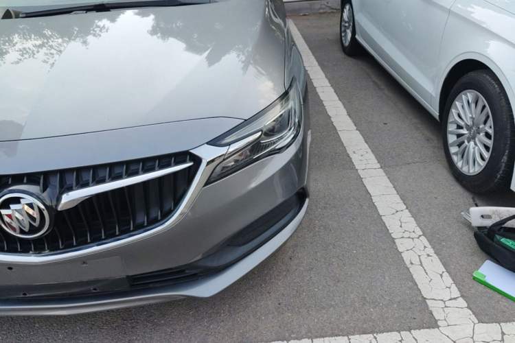 Used Buick GL6 2018 18T 6-Seater Elite Model Left Front Headlight