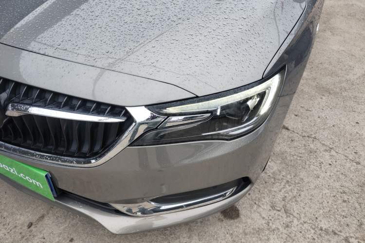 Used Buick GL6 2018 18T 6-Seater Prestige Model Left Front Headlight