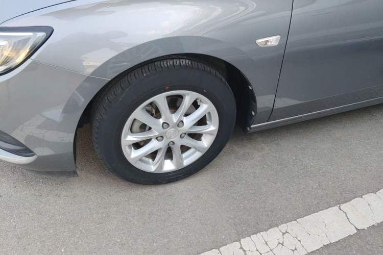 Used Buick GL6 2018 18T 6-Seater Elite Model Left Front Wheel Hub