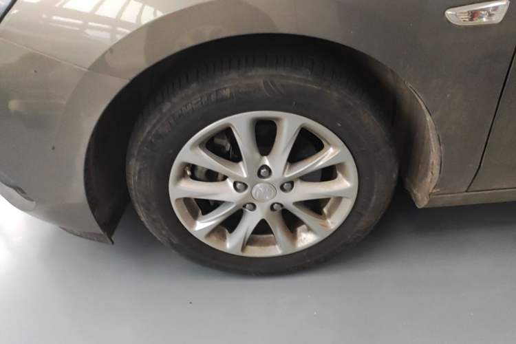 Used Buick GL6 2018 18T 6-Seater Elite Model Left Front Wheel Hub