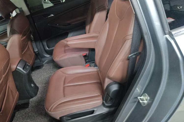 Used Buick GL6 2018 18T 6-Seater Luxury Model Left Rear Seat