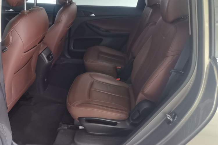Used Buick GL6 2018 18T 6-Seater Prestige Model Left Rear Seat