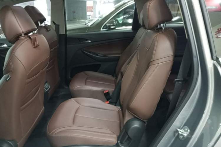 Used Buick GL6 2018 18T 6-Seater Luxury Model Left Rear Seat