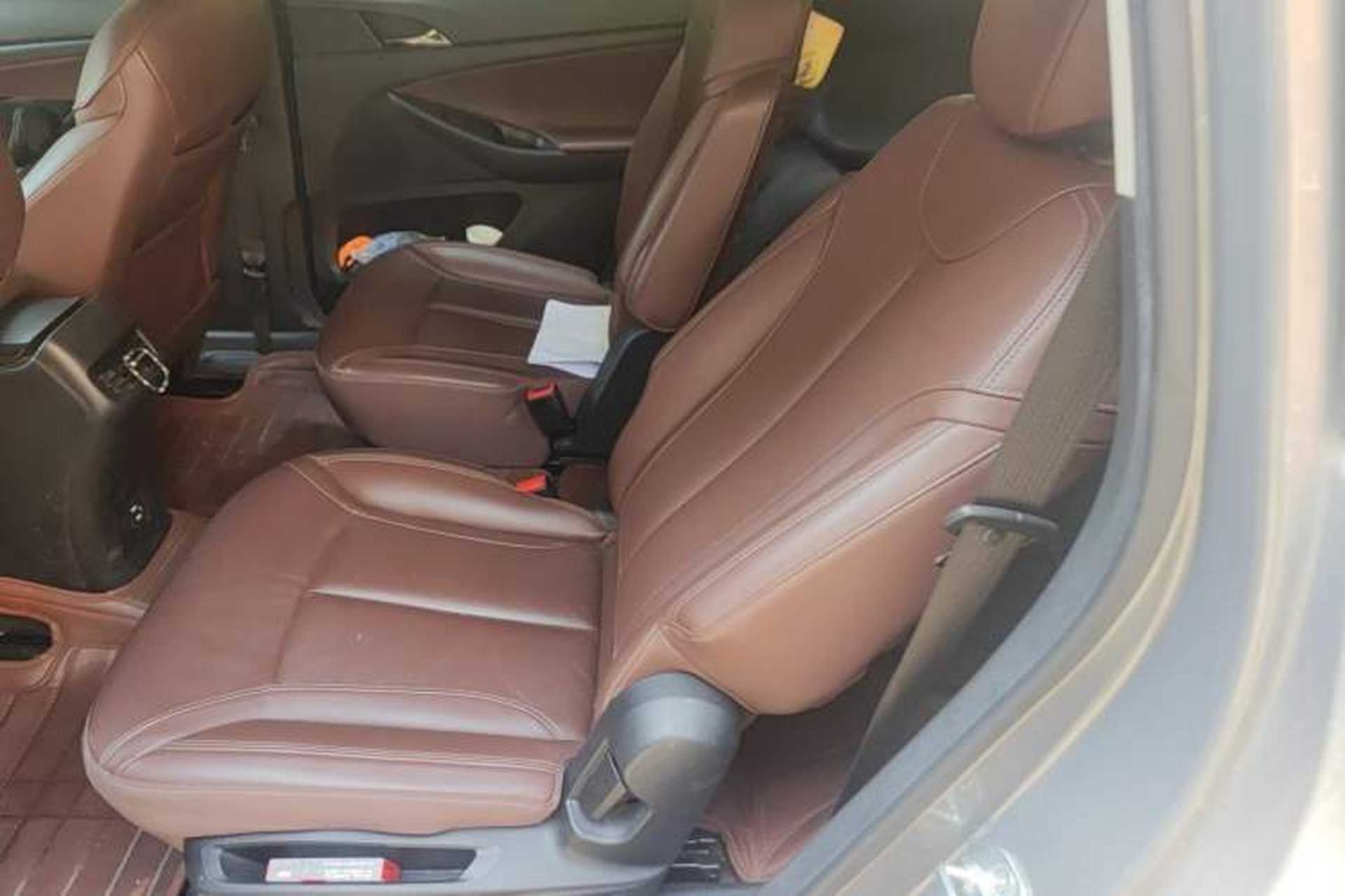 Used Buick GL6 2018 18T 6-Seater Luxury Model Left Rear Seat