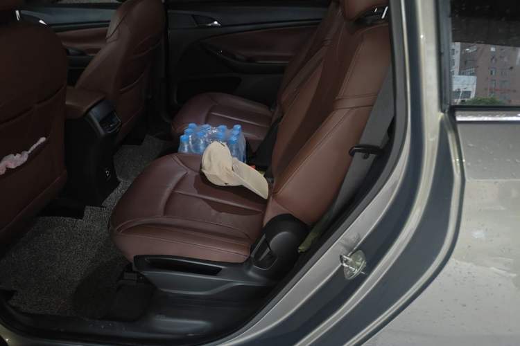 Used Buick GL6 2018 18T 6-Seater Luxury Model Left Rear Seat