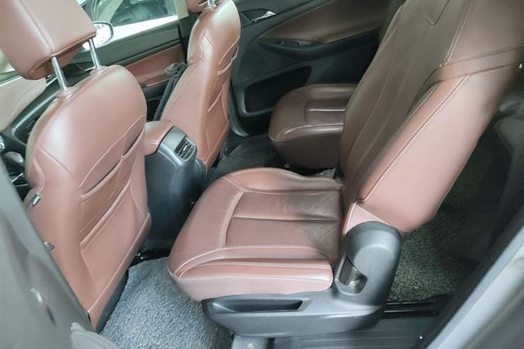 Used Buick GL6 2018 18T 6-Seater Luxury Model Left Rear Seat