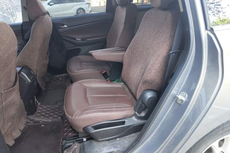 Used Buick GL6 2018 18T 6-Seater Luxury Model Left Rear Seat