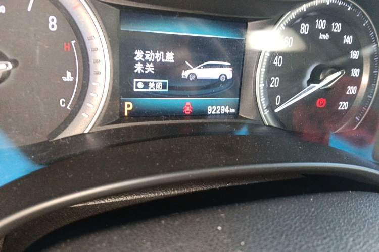 Used Buick GL6 2018 18T 5-seat Luxury Model Odometer Close Up
