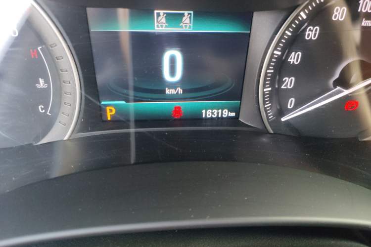 Used Buick GL6 2018 18T 6-Seater Prestige Model Odometer Close Up