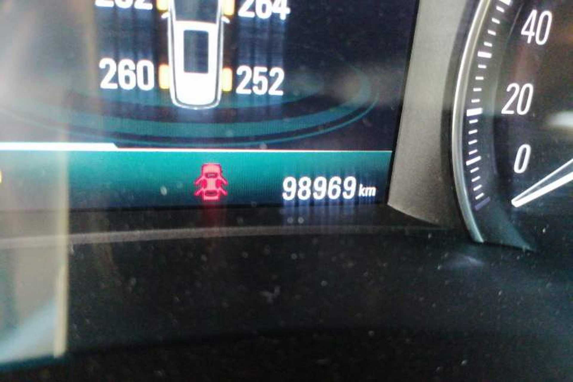 Used Buick GL6 2018 18T 6-Seater Elite Model Odometer Close Up