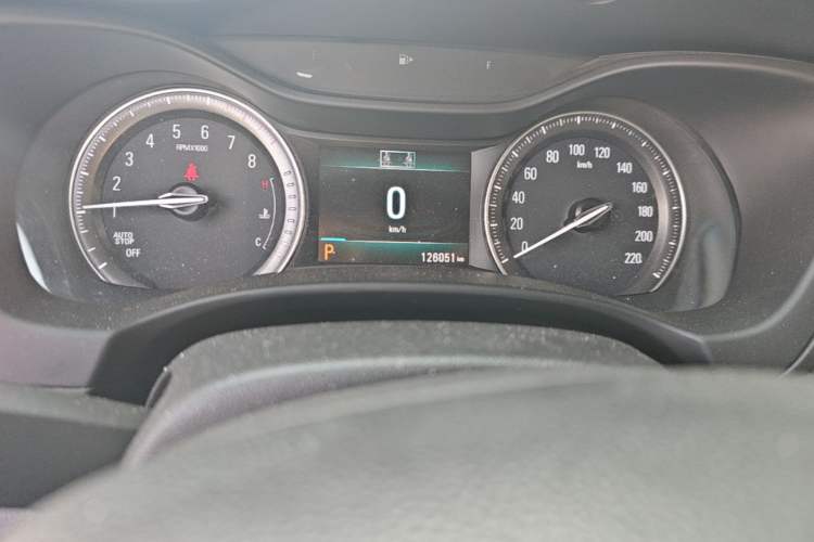 Used Buick GL6 2018 18T 6-Seater Prestige Model Odometer Close Up