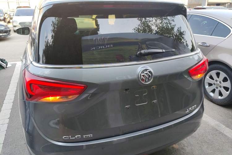 Used Buick GL6 2018 18T 6-Seater Elite Model Rear