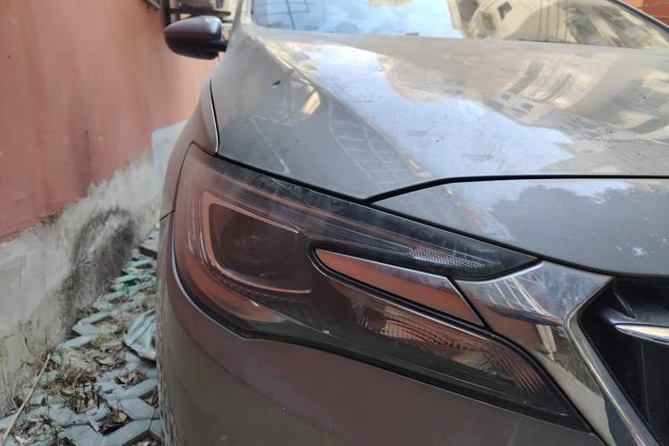 Used Buick GL6 2018 18T 6-Seater Elite Model Right Front Headlight