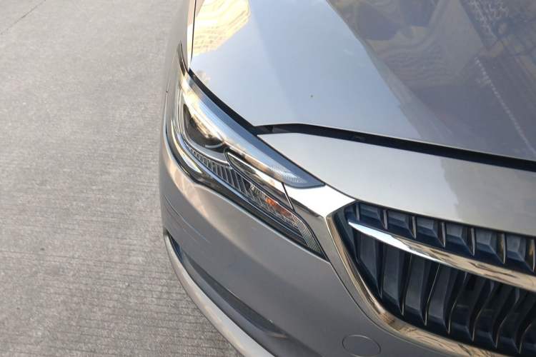 Used Buick GL6 2018 18T 5-seat Luxury Model Right Front Headlight