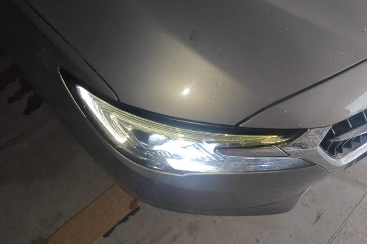 Used Buick GL6 2018 18T 6-Seater Luxury Model Right Front Headlight