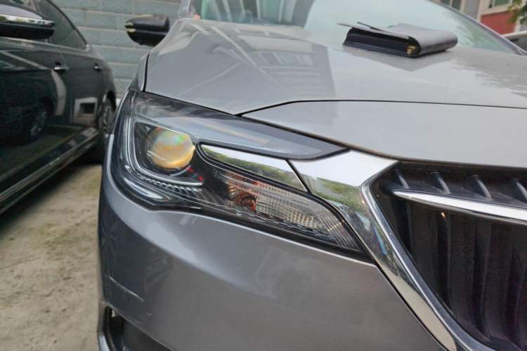 Used Buick GL6 2018 18T 6-Seater Elite Custom Edition Right Front Headlight