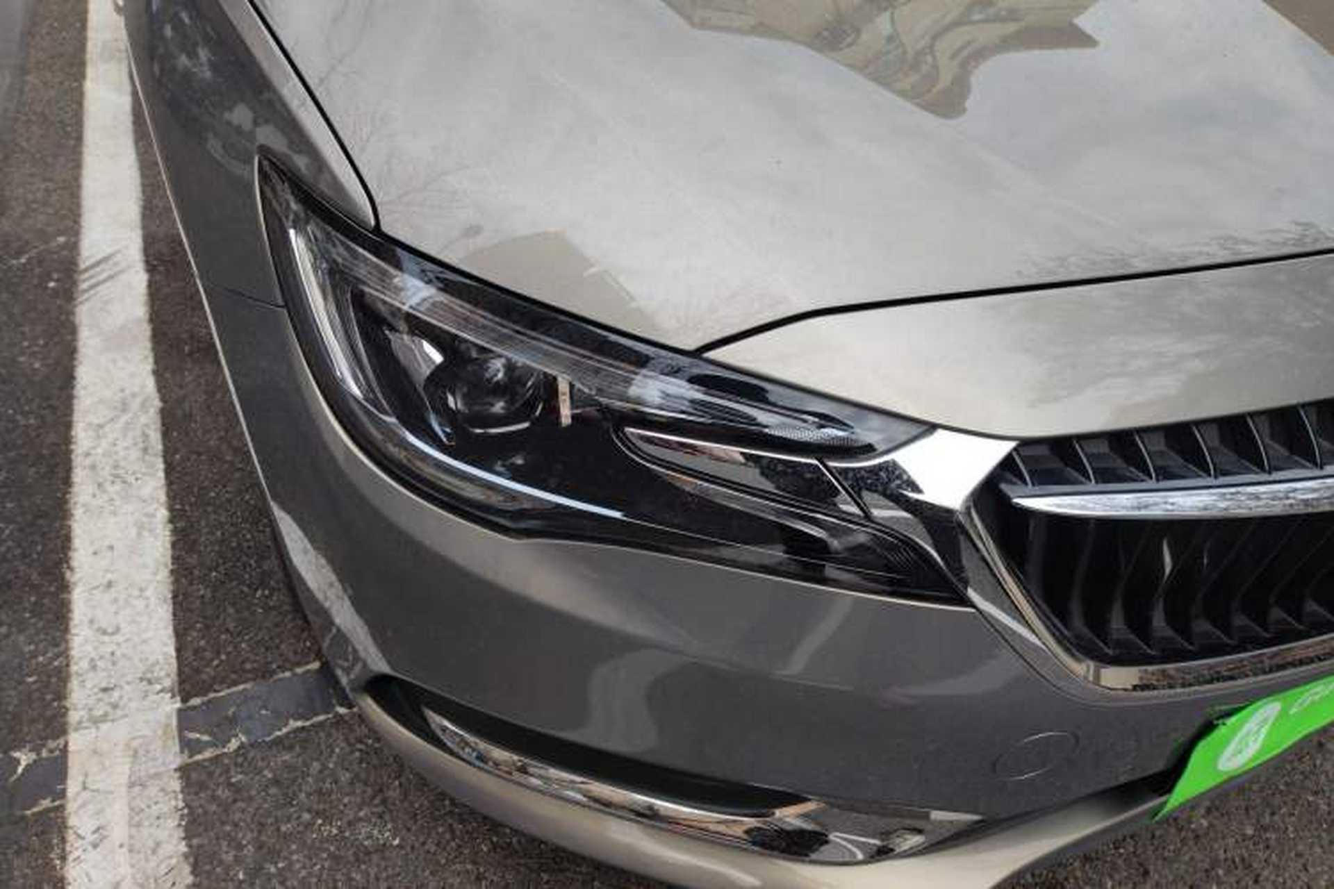 Used Buick GL6 2018 18T 6-Seater Prestige Model Right Front Headlight
