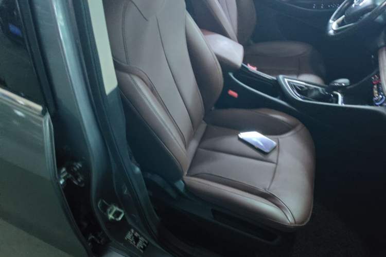 Used Buick GL6 2018 18T 6-Seater Luxury Model Right Front Seat