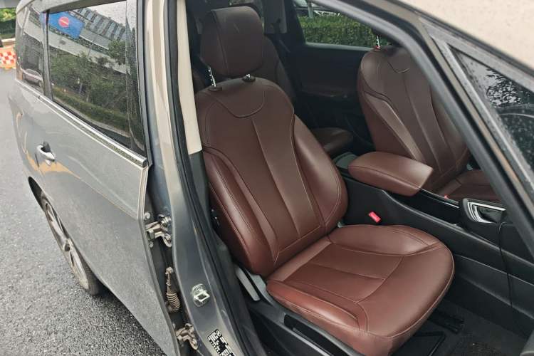 Used Buick GL6 2018 18T 6-Seater Prestige Model Right Front Seat