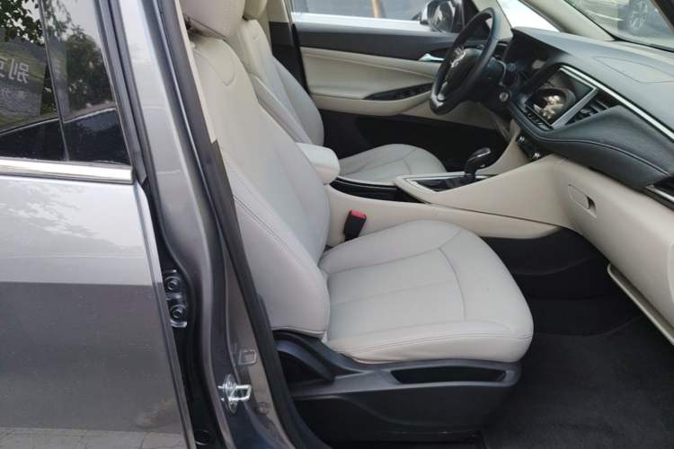 Used Buick GL6 2018 18T 6-Seater Elite Model Right Front Seat