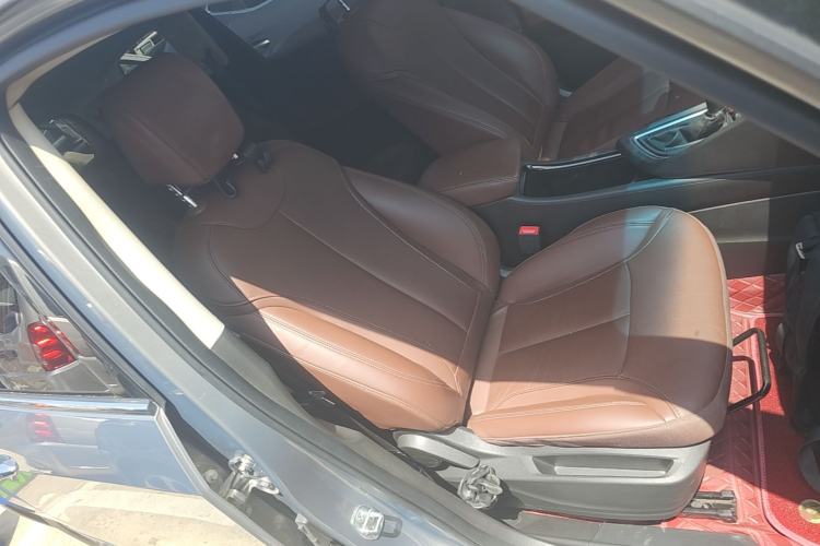 Used Buick GL6 2018 18T 6-Seater Prestige Model Right Front Seat