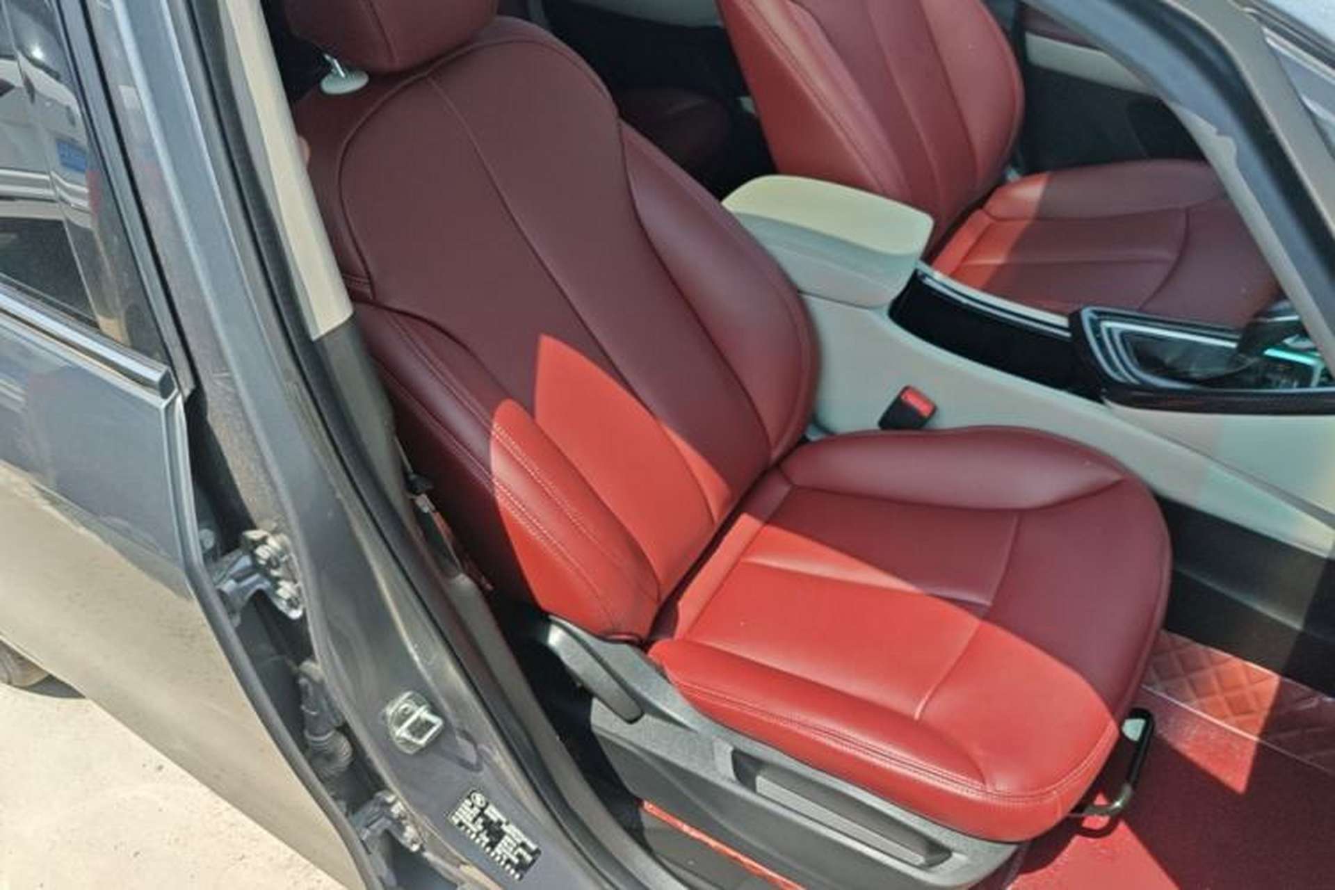 Used Buick GL6 2018 18T 6-Seater Elite Model Right Front Seat