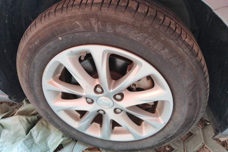 Used Buick GL6 2018 18T 6-Seater Elite Model Right Front Wheel Hub