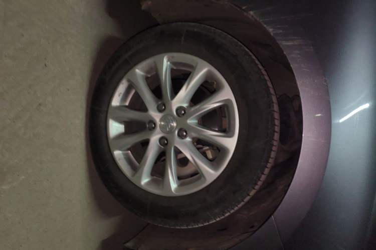 Used Buick GL6 2018 18T 6-Seater Luxury Model Right Front Wheel Hub