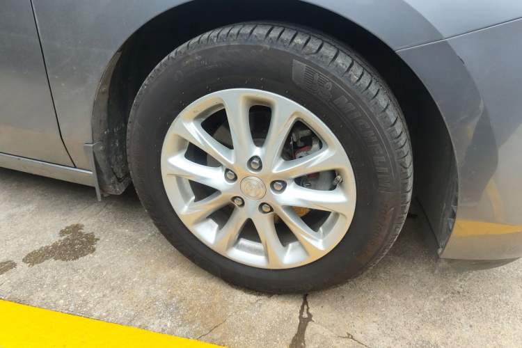 Used Buick GL6 2018 18T 6-Seater Luxury Model Right Front Wheel Hub
