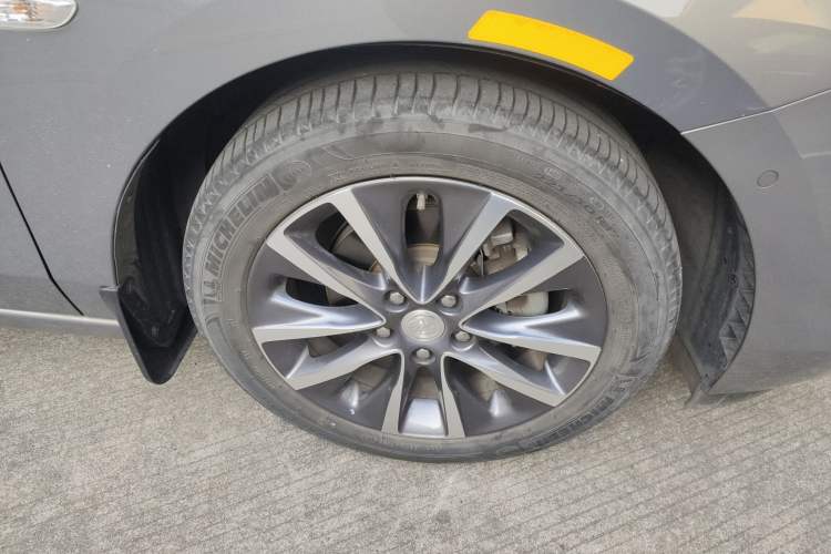 Used Buick GL6 2018 18T 6-Seater Prestige Model Right Front Wheel Hub