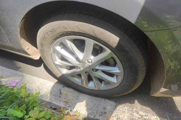 Used Buick GL6 2018 18T 6-Seater Luxury Model Right Front Wheel Hub