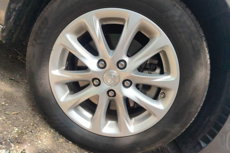 Used Buick GL6 2018 18T 5-seat Luxury Model Right Front Wheel Hub