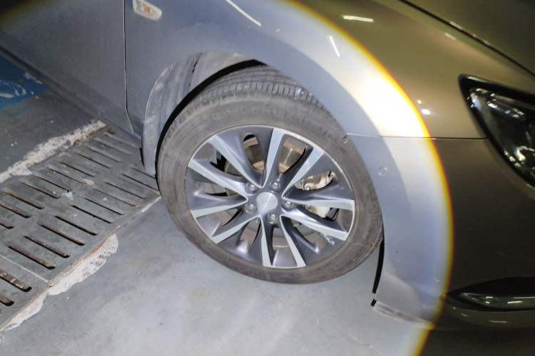 Used Buick GL6 2018 18T 6-Seater Prestige Model Right Front Wheel Hub