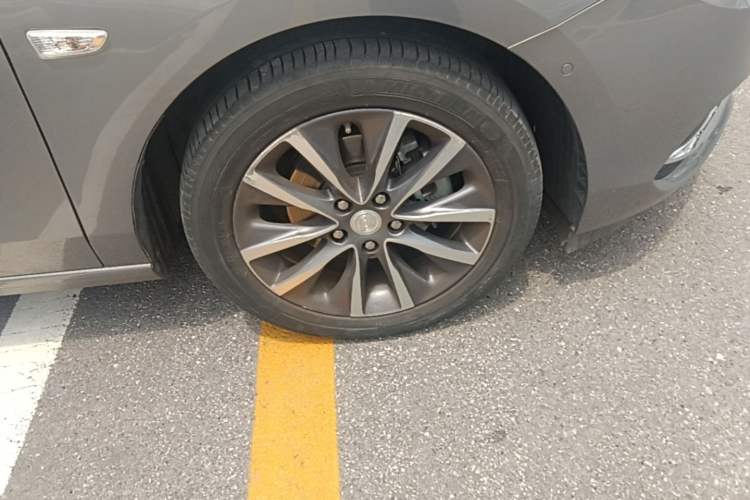 Used Buick GL6 2018 18T 6-Seater Prestige Model Right Front Wheel Hub
