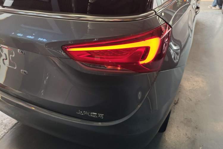 Used Buick GL6 2018 18T 6-Seater Luxury Model Right Rear Taillight