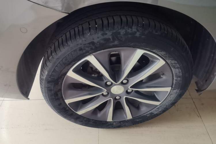 Used Buick GL6 2018 18T 6-Seater Prestige Model Right Rear Wheel Hub