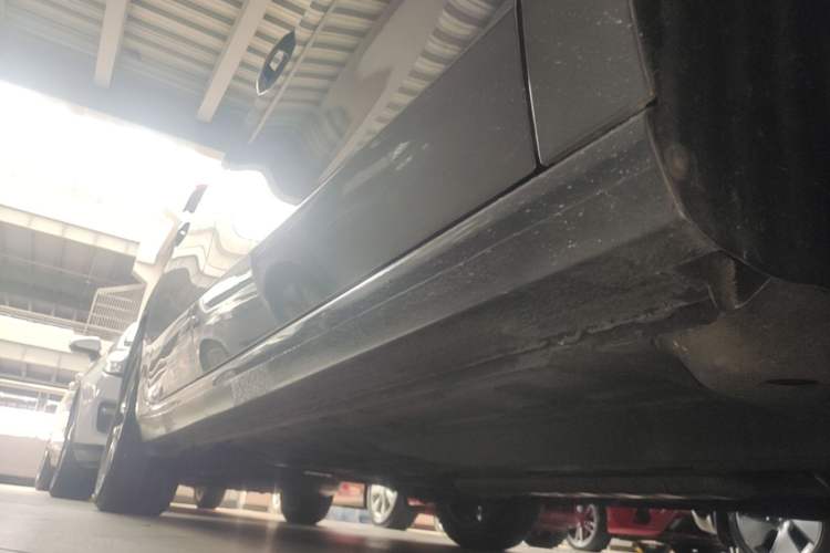 Used Buick GL6 2018 18T 6-Seater Prestige Model Right Side Sill