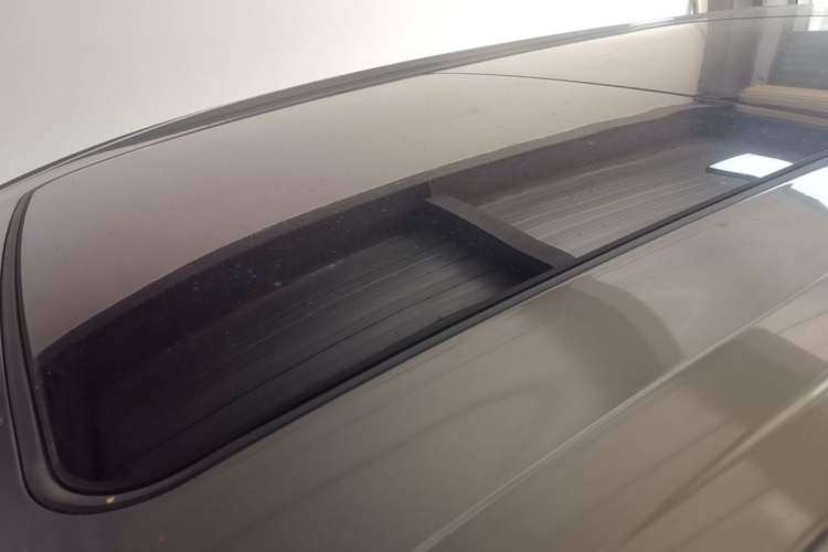 Used Buick GL6 2018 18T 6-Seater Prestige Model Roof