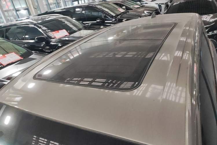 Used Buick GL6 2018 18T 6-Seater Elite Model Roof