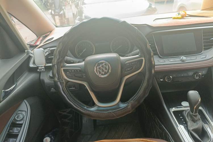 Used Buick GL6 2018 18T 6-Seater Luxury Model Steering Wheel