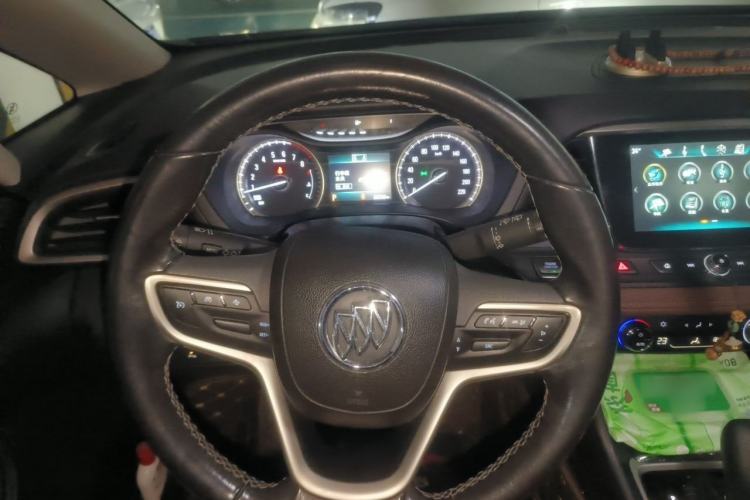 Used Buick GL6 2018 18T 6-Seater Prestige Model Steering Wheel
