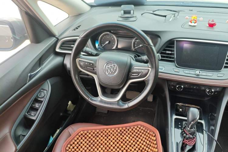 Used Buick GL6 2018 18T 5-seat Luxury Model Steering Wheel