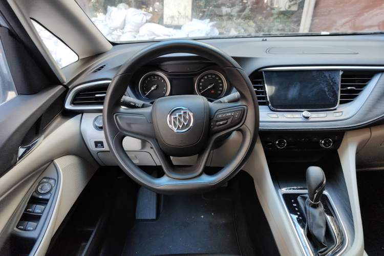 Used Buick GL6 2018 18T 6-Seater Elite Model Steering Wheel