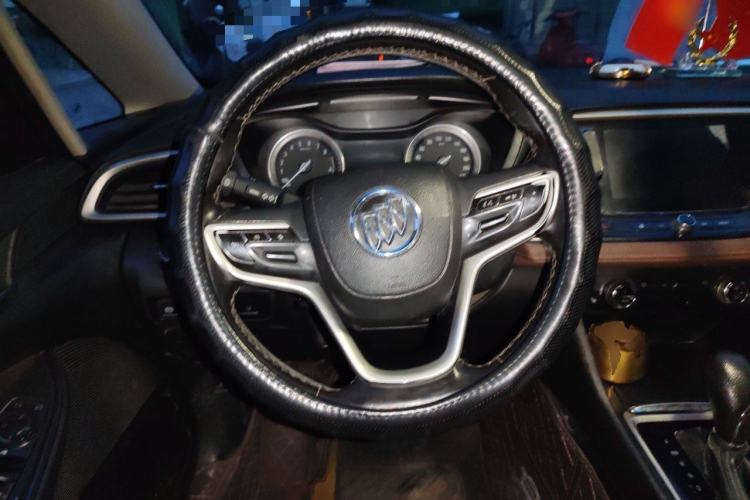 Used Buick GL6 2018 18T 6-Seater Luxury Model Steering Wheel