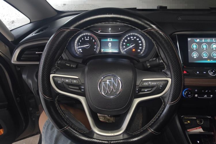 Used Buick GL6 2018 18T 6-Seater Luxury Model Steering Wheel